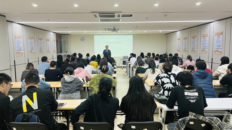 荔湾区民政局开展居家社区养老服务工作培训.jpg