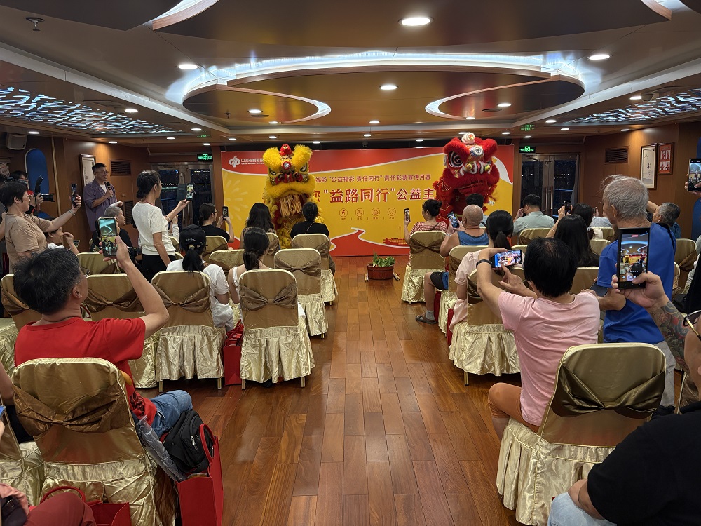 活动现场照片-醒狮表演.jpg